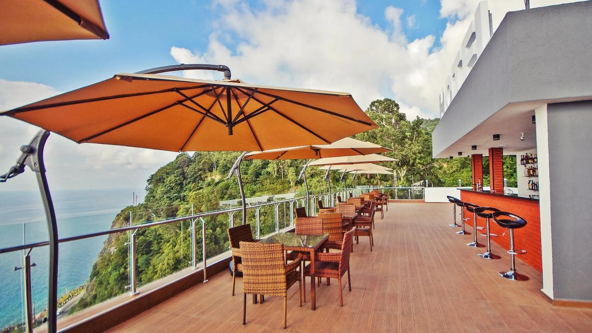 Hotel Montana Kvariati 3*,